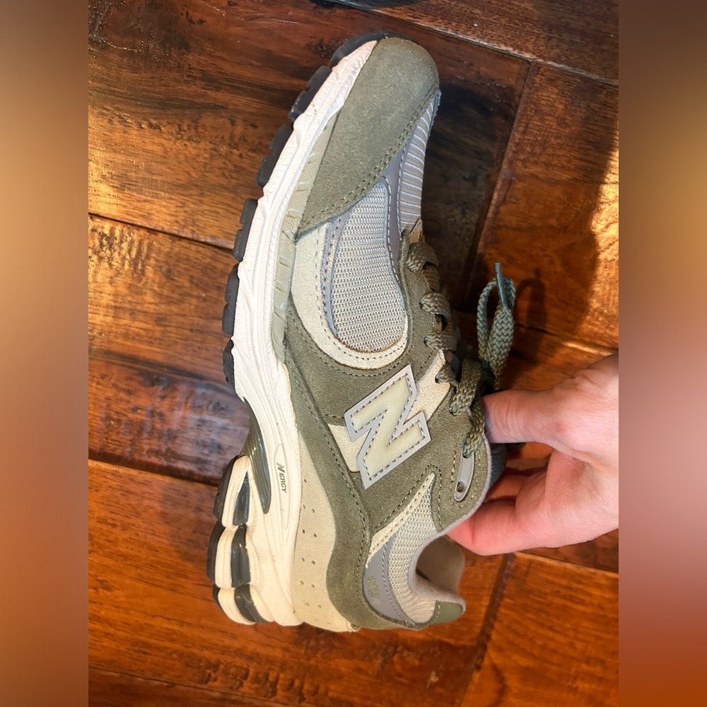 Women’s New Balance 2002R Sneakers - Picture 7 of 13